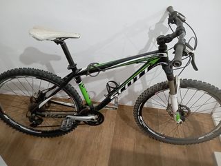 Bicicleta MMR Rakish Blanca y Bicicleta Scott verd