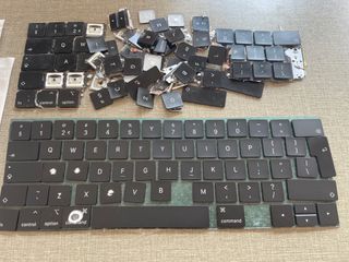Teclas para Apple MacBook Pro A1990 UK (butterfly)