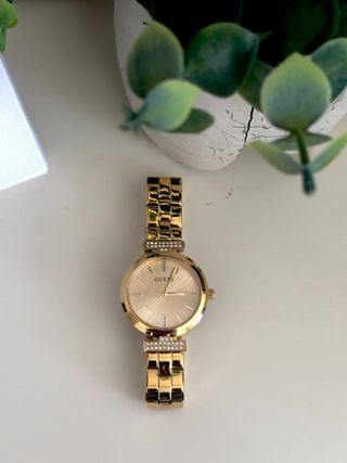 Reloj Guess Dorado con Cristales