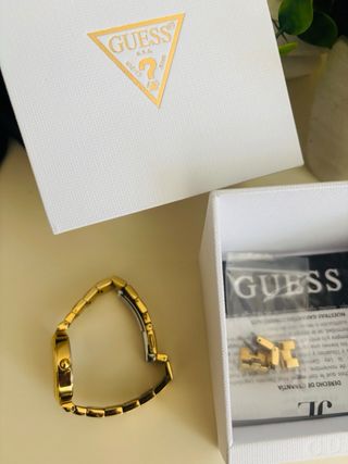 Reloj Guess Dorado con Cristales