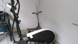 Máquina de hacer de deporte. Elíptica