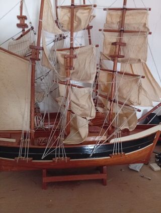 Barco de madera velero maqueta