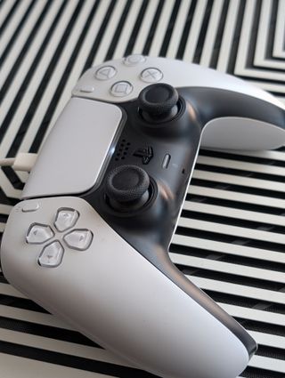 PACK PLAYSTATION 5 (500GB) + JUEGOS + ACCESORIOS