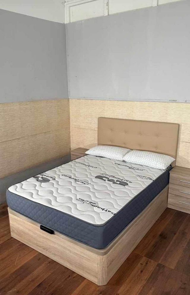 Cama Matrimonial con Cabecero Beige