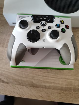 Xbox Series S Blanca + Mando Turtle Beach