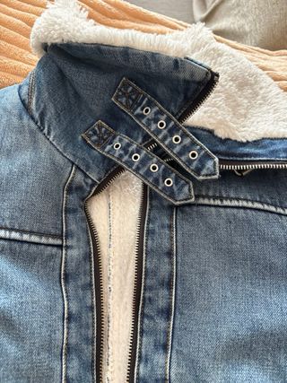 Cazadora vaquera MNG con borrego