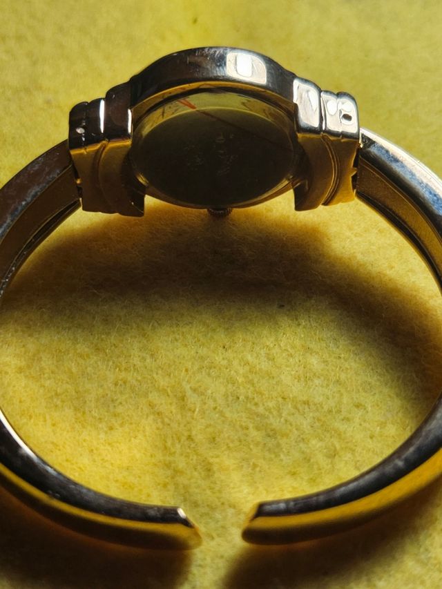 Orologio da polso vintage dorato