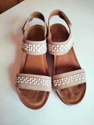 Sandali zeppa color tortora con brillantini