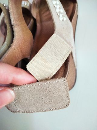 Sandali zeppa color tortora con brillantini