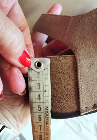 Sandali zeppa color tortora con brillantini