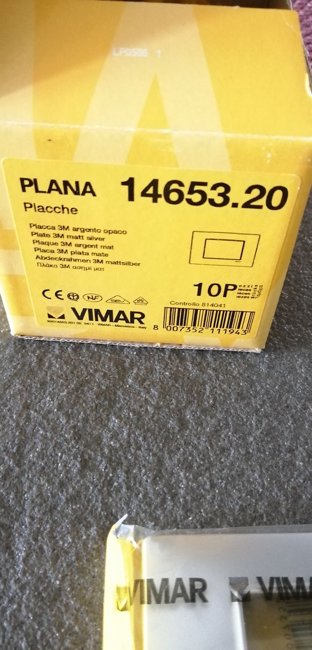 N 8 Placche Vimar Plana 3 Moduli Argento Opaco
