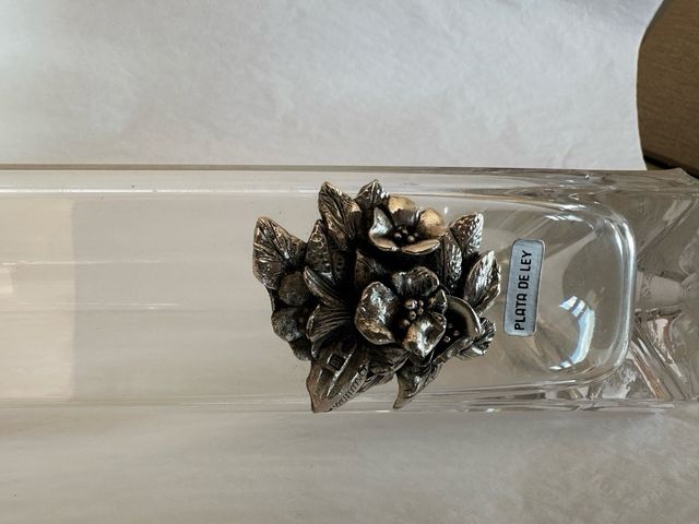 Jarrón de Cristal con Adorno Floral de Plata
