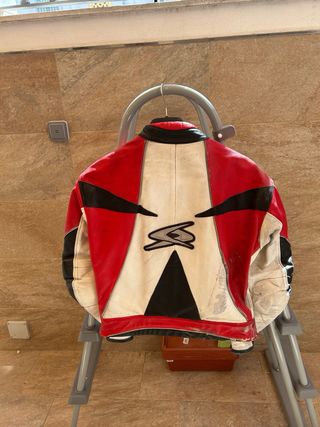 Mono de moto deportivo