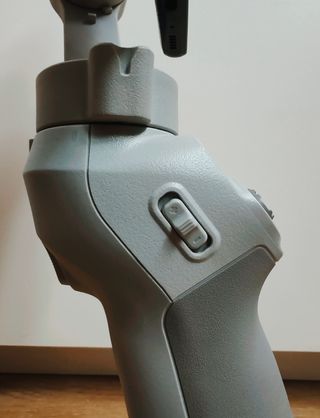 DJI Osmo Mobile SE Gimbal para Smartphone