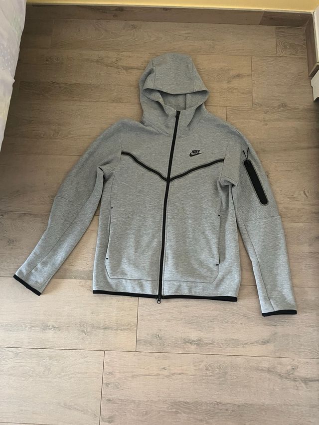 Nike Tech Fleece Gris
