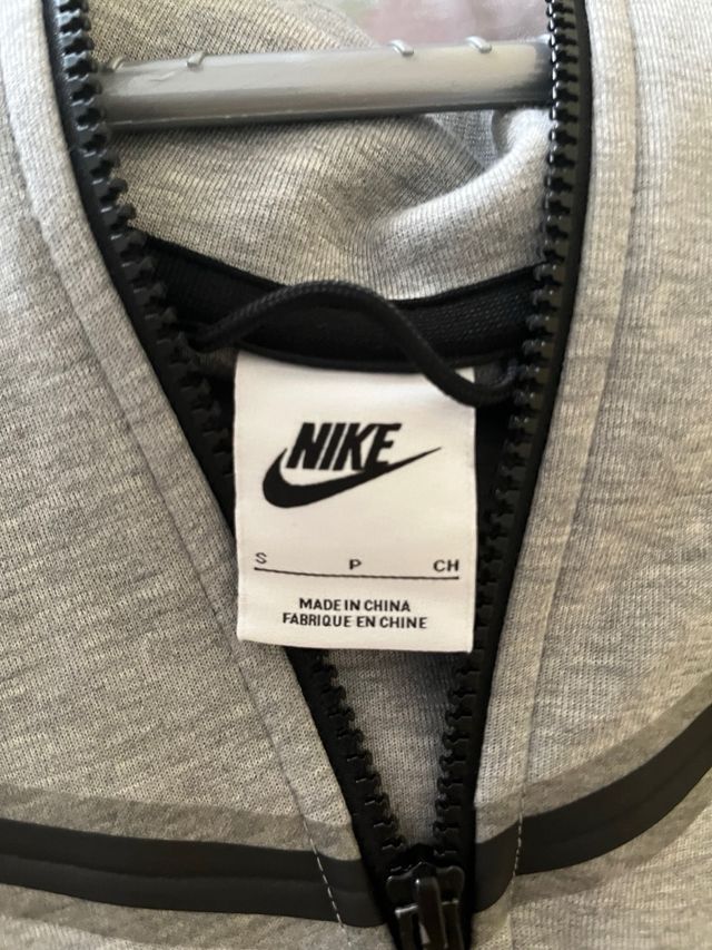 Nike Tech Fleece Gris