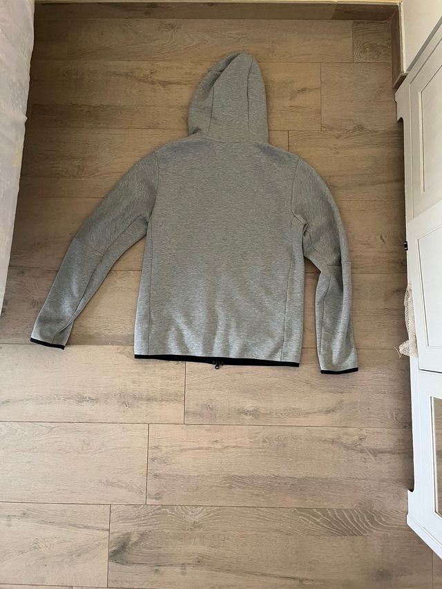 Nike Tech Fleece Gris