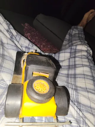 Coche de colección amarillo