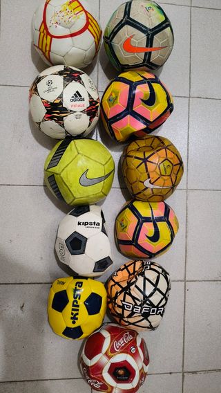 11 palloni da calcio assortiti