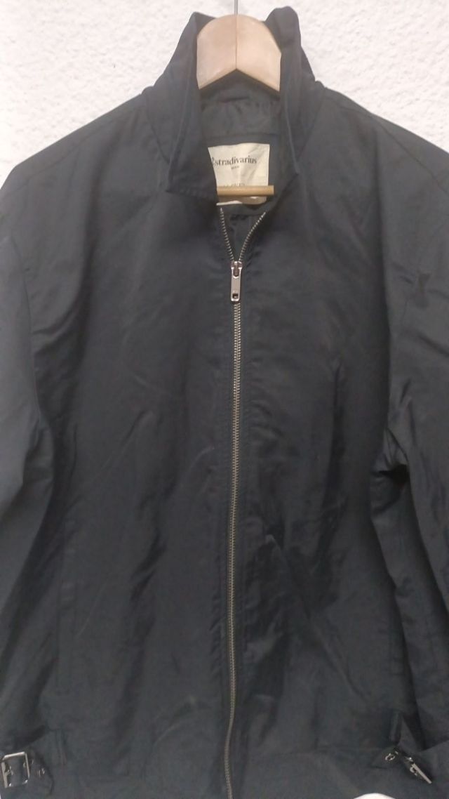 Cazadora Impermeable Stradivarius Negra