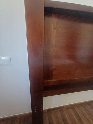 Cabeceros de madera marrones