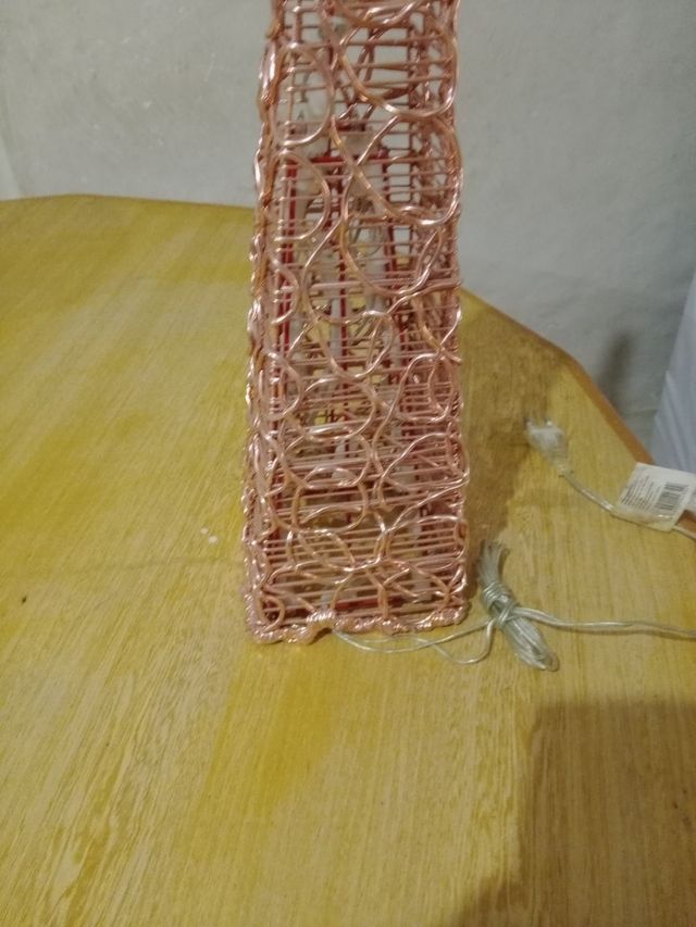 Árbol Decorativo Metálico Dorado