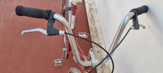 Bicicleta Movilette antigua roja