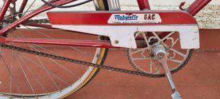 Bicicleta Movilette antigua roja