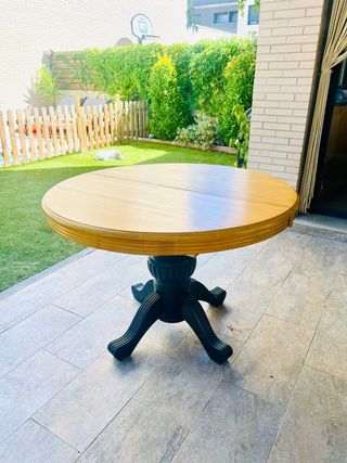 Mesa redonda extensible de madera