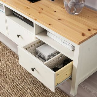 Set de salón con mueble tv, estantería IKEA HEMNES