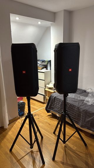 JBL PARTYBOX 310 x2 con tripodes
