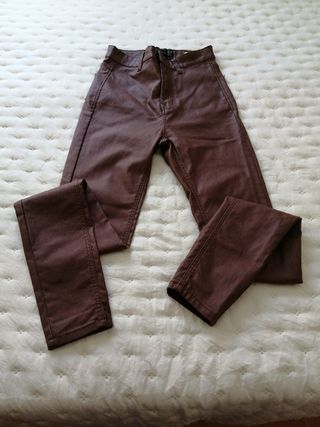 Pantalón marrón Stradivarius Talla 34