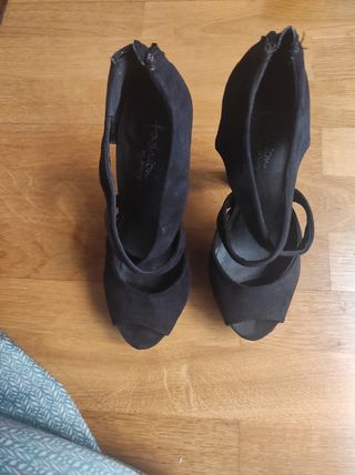 Zapatos de tacón negros para fiesta
