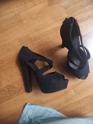 Zapatos de tacón negros para fiesta