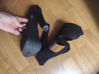 Zapatos de tacón negros para fiesta