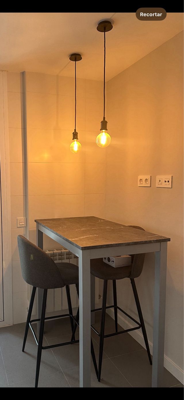 2 Lámparas Colgantes con las 2 Bombillas visibles