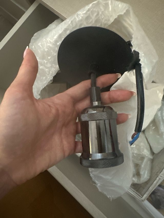 2 Lámparas Colgantes con las 2 Bombillas visibles