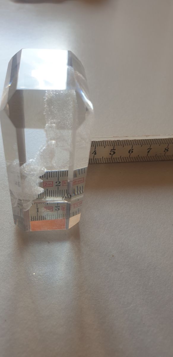 Soprammobile in cristallo inciso