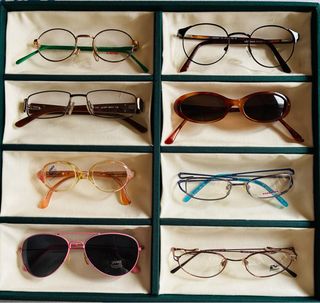 Lote 8 gafas (6 para graduar y 2 de sol) por 4€