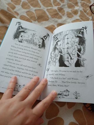 6 Libros,  4 español y 2 inglés., para 8 años +