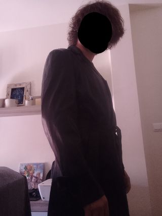 Gabardina de cuero sintético