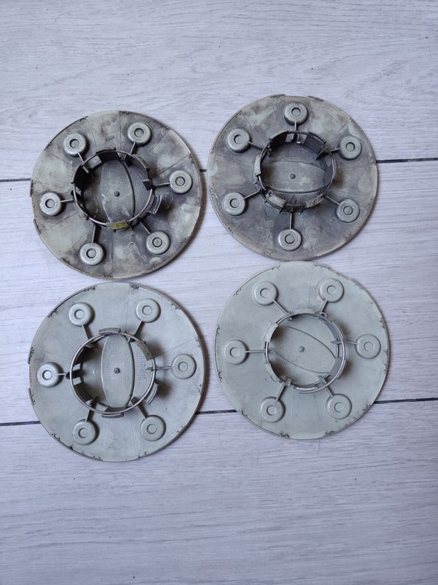 Tapacubos Ford (4 unidades)