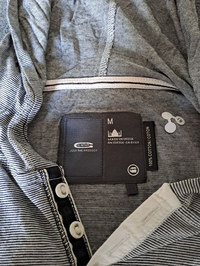 Camisa con capucha M