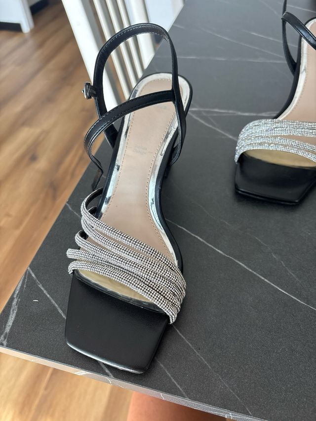 Sandalo nero con glitter