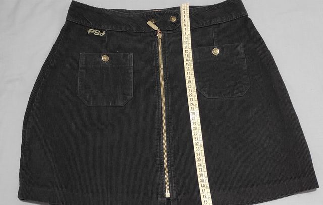 2 faldas vintage de pana 1 x 7 e. Las 2 x 12 e.