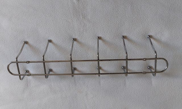 Perchero Cromado con 6 ganchos largos y 6 cortos