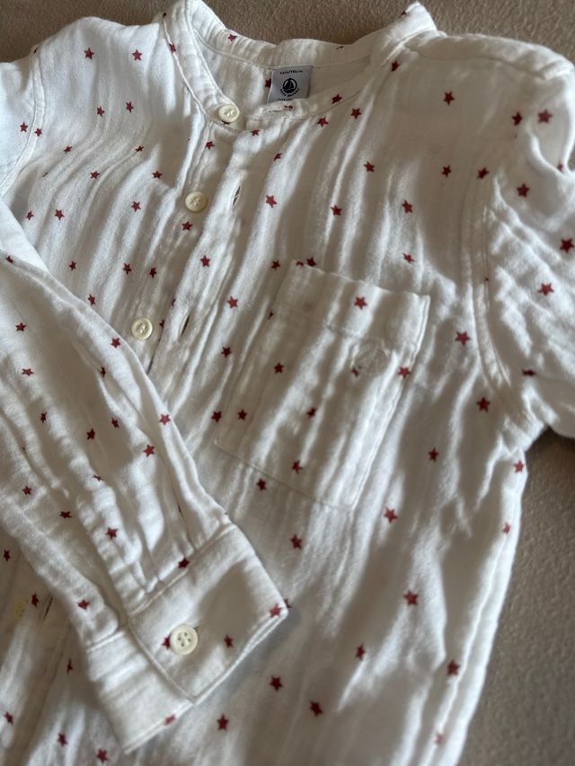 Camisa Petit Bateau blanca estrellas niño 5-6 años