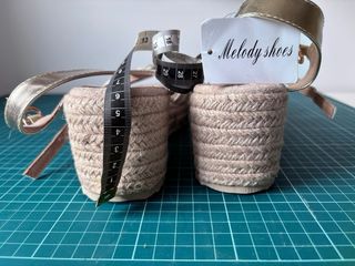 NUEVAS Sandalias plataforma. Cuñas esparto doradas