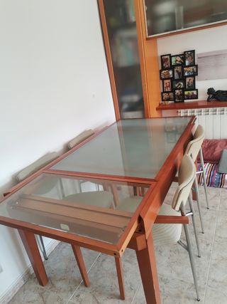 Mesa comedor extensible 3 posiciones y 4 sillas cr