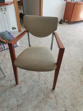 Mesa comedor extensible 3 posiciones y 4 sillas cr